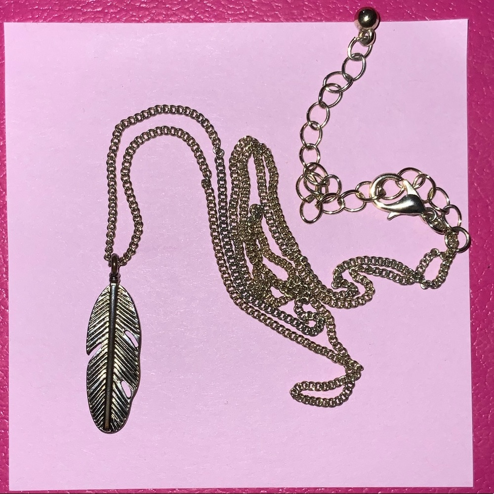 FOREVER 21 feather necklace